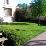 5. Óbuda lakókert gyep és cserje ápolása