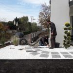 6. Ürömi magánkert kavicságy járda készítése